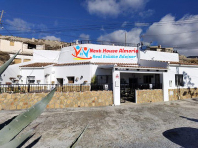 Casa adosada en venta en Zújar