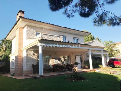 Chalet independiente en venta en Los Monasterios-Alfinach, Puçol