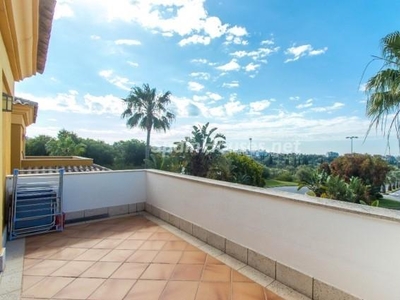 Chalet pareado en venta en Santa Clara, Marbella