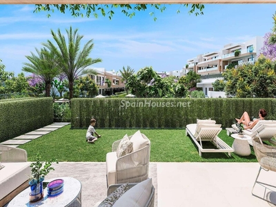 Piso bajo en venta en Atalaya-Isdabe, Estepona