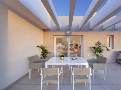 Piso en venta en calle Nueva Andalucia de 3 habitaciones con terraza y piscina