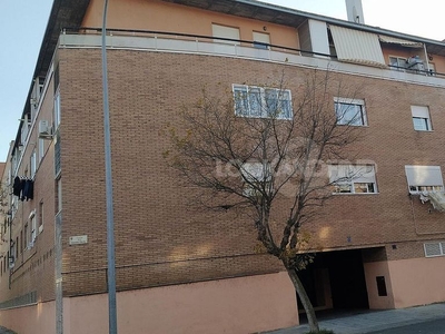Piso en venta en Tejares -Chamberí - Alcades de 3 habitaciones con garaje y calefacción