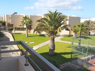 Venta de casa con piscina y terraza en El Medano (Granadilla de Abona)