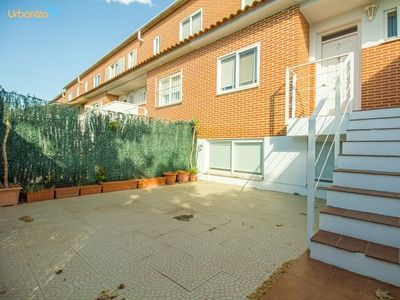 Venta de casa con piscina y terraza en Las Vaguadas-Urbanizaciones Sur-Carretera de Valverde (Badajoz), Las Vaguadas