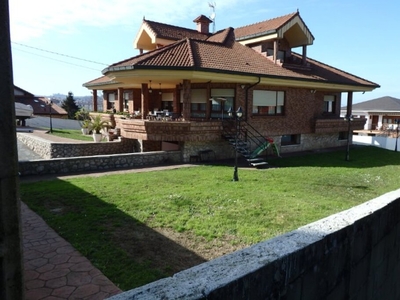 Venta de casa con terraza en Los Castros (Santander)