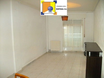 Venta de piso en Pizarrales de 3 habitaciones con garaje y calefacción