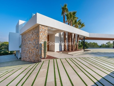 Villa en venta en Campoamor, Orihuela