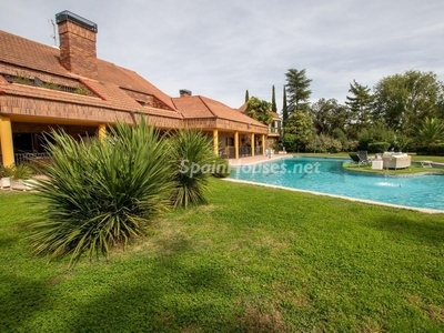 Villa independiente en venta en Alcobendas