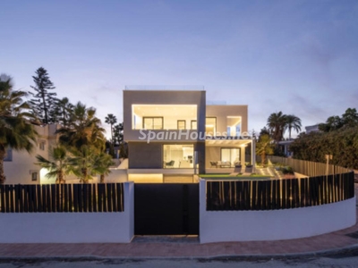 Villa independiente en venta en Cancelada, Estepona