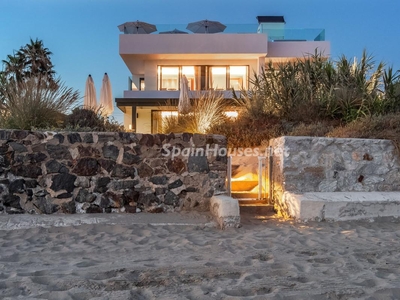 Villa independiente en venta en Costabella, Marbella