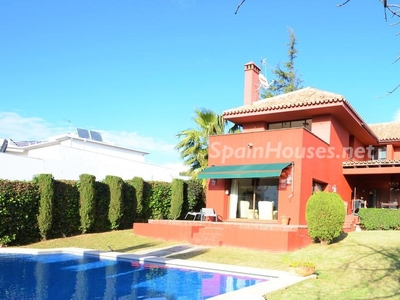 Villa independiente en venta en Playa Bahía Dorada, Estepona
