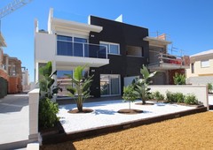 Casa-Chalet de Obra Nueva en Venta en Torrevieja Alicante