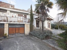 Casa chalet en venta de 245 m? en la Calle el Hoyo, 2, 31230 en Viana, Navarra.