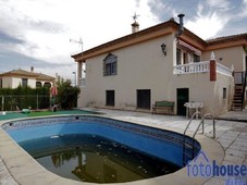 Casa-Chalet en Venta en Cullar Vega Granada