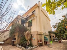 Se vende una casa en la entrada de Belicena