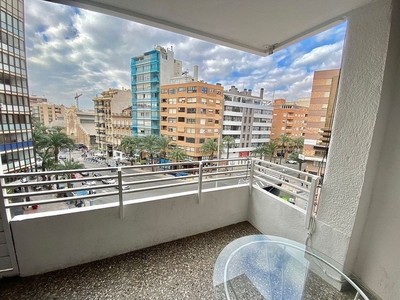Alquiler de piso en calle Diaz Moreu de 3 habitaciones con terraza y muebles