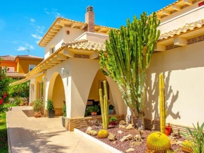 Chalet en venta en Cabo Roig, Orihuela, Alicante