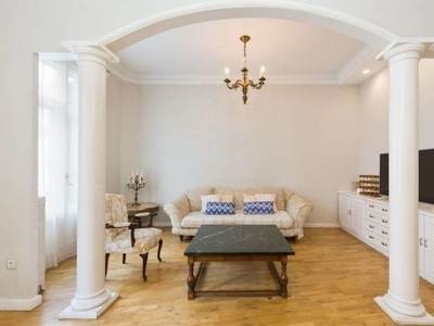 Piso en alquiler en Sant Gervasi - Galvany de 3 habitaciones con muebles y aire acondicionado