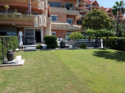 Piso en venta en Guadalmina Baja, Marbella, Málaga