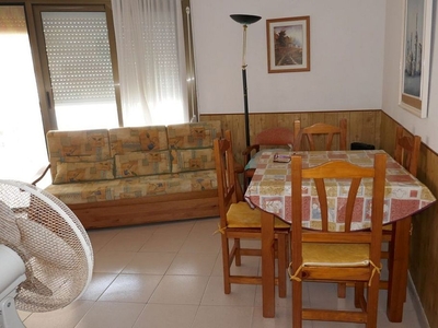 Piso en venta en Regueral - Prat d'en Forés de 2 habitaciones con terraza y jardín