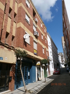 Venta de piso en calle San Juan de Dios de 3 habitaciones con terraza y balcón