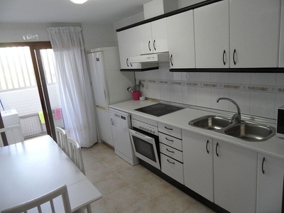 Alquiler de piso en Alcañiz de 4 habitaciones con garaje y muebles