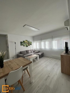 Alquiler de piso en Garrido Sur - Estación Sur de 3 habitaciones con muebles y aire acondicionado