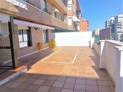 Alquiler de piso en Joc de la Bola - Camps d'Esports - Ciutat Jardí - Montcada de 3 habitaciones con terraza y garaje