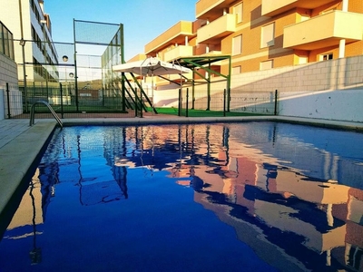 Alquiler de piso en PAU 2-600 de 3 habitaciones con terraza y piscina