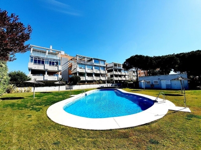 Alquiler de piso en Vistahermosa - Fuentebravía de 3 habitaciones con terraza y piscina