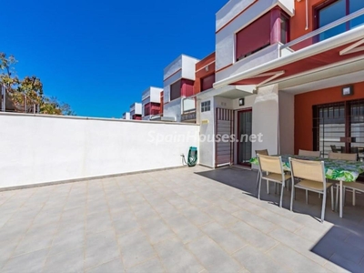 Casa adosada en venta en Algeciras