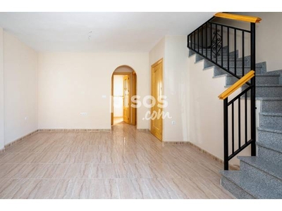 Casa adosada en venta en Ventas de Huelma