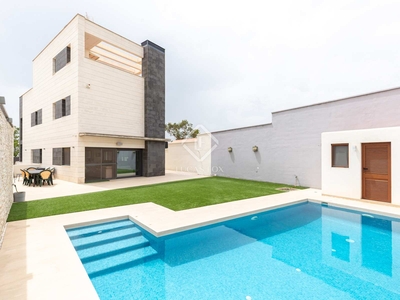 Casa / villa de 354m² con 331m² de jardín en alquiler en Esplugues