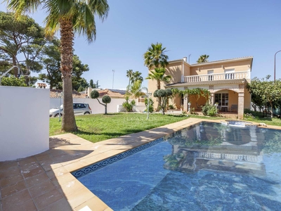 Casa / villa de 416m² en alquiler en La Eliana, Valencia