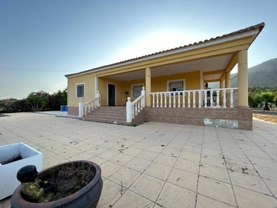 Chalet en Hondon de las Nieves