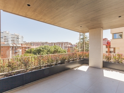 Gran piso a estrenar con terraza en Pedralbes