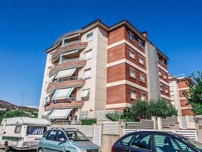Piso en alquiler en calle De Víctor Català de 3 habitaciones con terraza y piscina