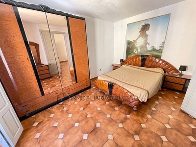 Piso en alquiler en Centro - Burgos de 2 habitaciones con muebles y balcón