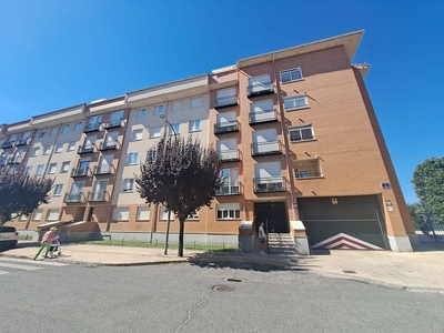 Piso en alquiler en Sur de 3 habitaciones con terraza y piscina