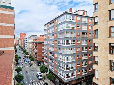 Piso en AV MANUEL LLANEZA, Gijón