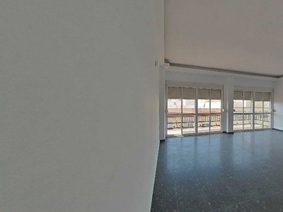 Venta de piso en calle Cataluña de 4 habitaciones con terraza y calefacción