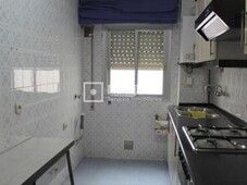 Piso con 3 habitaciones con calefacción y aire acondicionado en Getafe