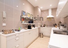 Piso en venta , con 142 m2, 2 habitaciones y 2 baños, ascensor, amueblado, aire acondicionado y calefacción calefacción. en Madrid