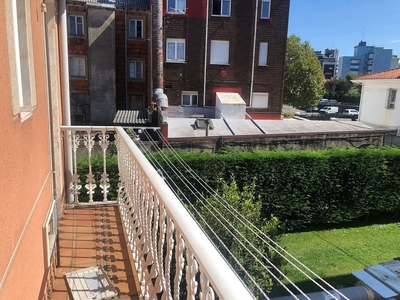 Alquiler de piso en avenida De Pontejos de 2 habitaciones con balcón y calefacción