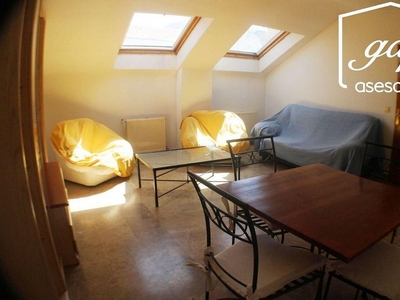 Alquiler de piso en Casco Histórico de 3 habitaciones con muebles y calefacción