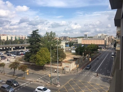 Alquiler de piso en Eixample Sud – Migdia de 4 habitaciones con garaje y balcón