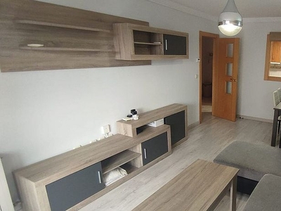 Alquiler de piso en Hermanos Falcó - Sepulcro Bolera de 2 habitaciones con garaje y muebles