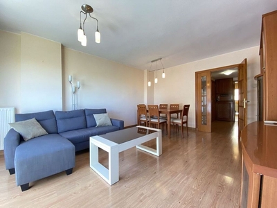 Alquiler de piso en La Bozada – Parque Delicias de 4 habitaciones con terraza y garaje