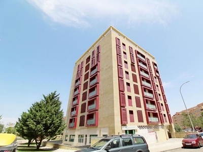 Alquiler de piso en Los Valles-San Vazquez-El Fuerte de 2 habitaciones con garaje y balcón