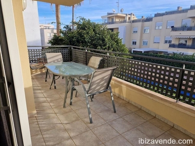Alquiler de piso en Ses Figueretes - Platja d'en Bossa - Cas Serres de 3 habitaciones con terraza y piscina